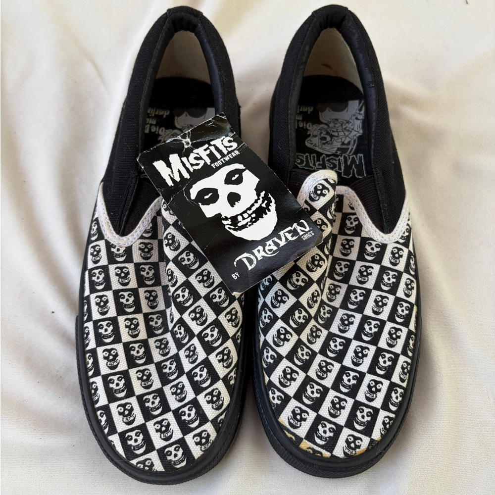 Misfits Kids Slip-On vintage Shoes with Skull Pattern